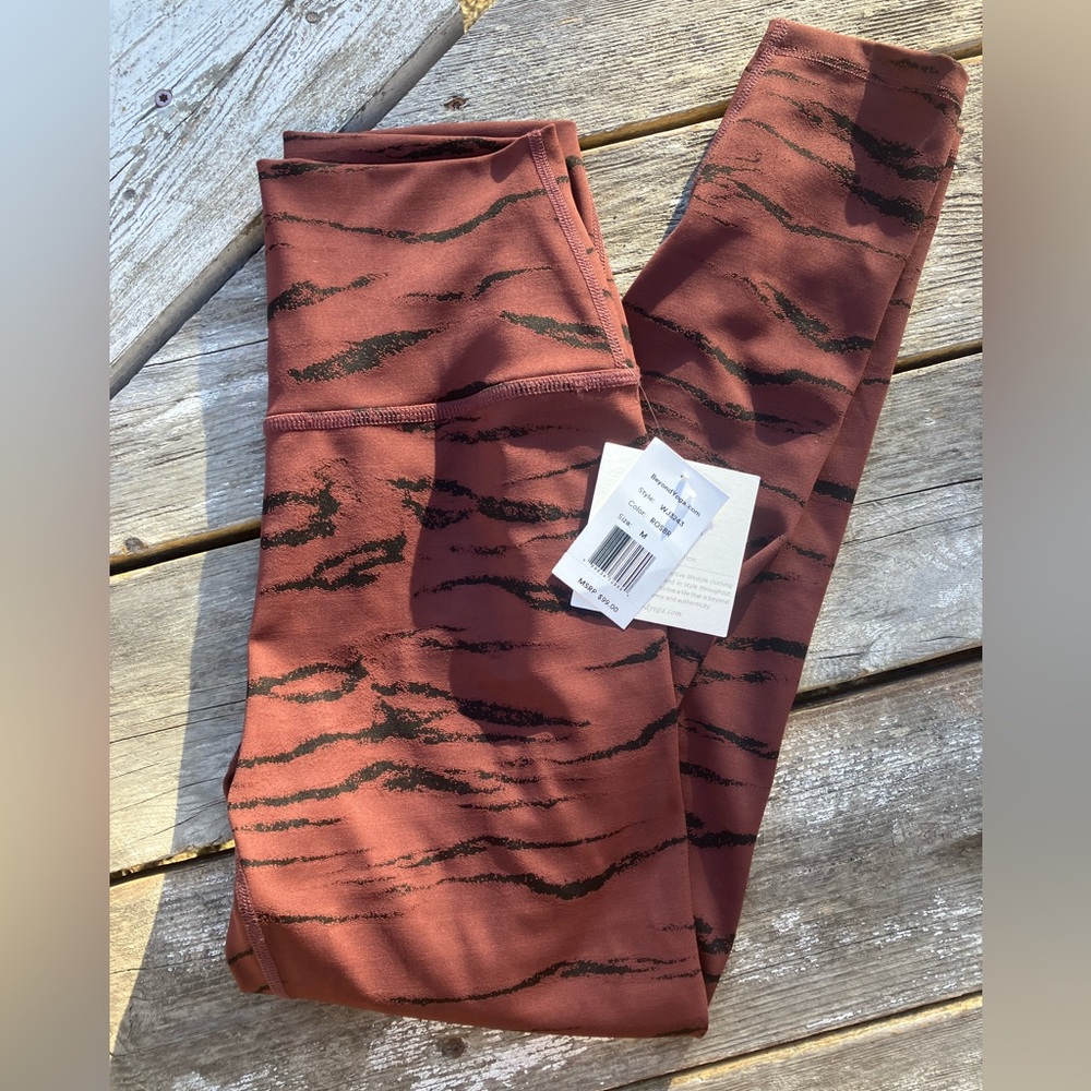 Brand New w/tags Beyond Yoga Legging